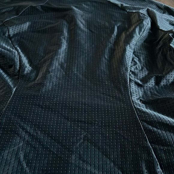 LULULEMON Heather Grey Reversible Jacket Size 12 black on one side grey black - Picture 13 of 13